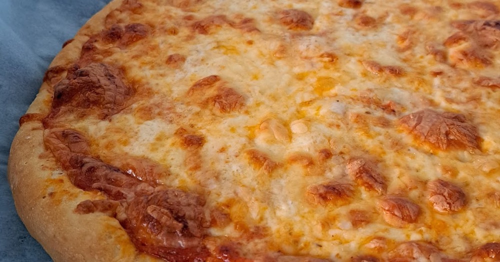 Peynirli Pizza