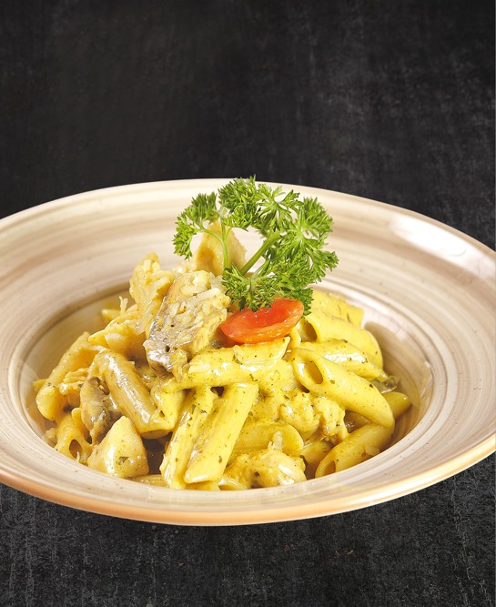 TAVUKLU KÖRİ SOSLU PENNE