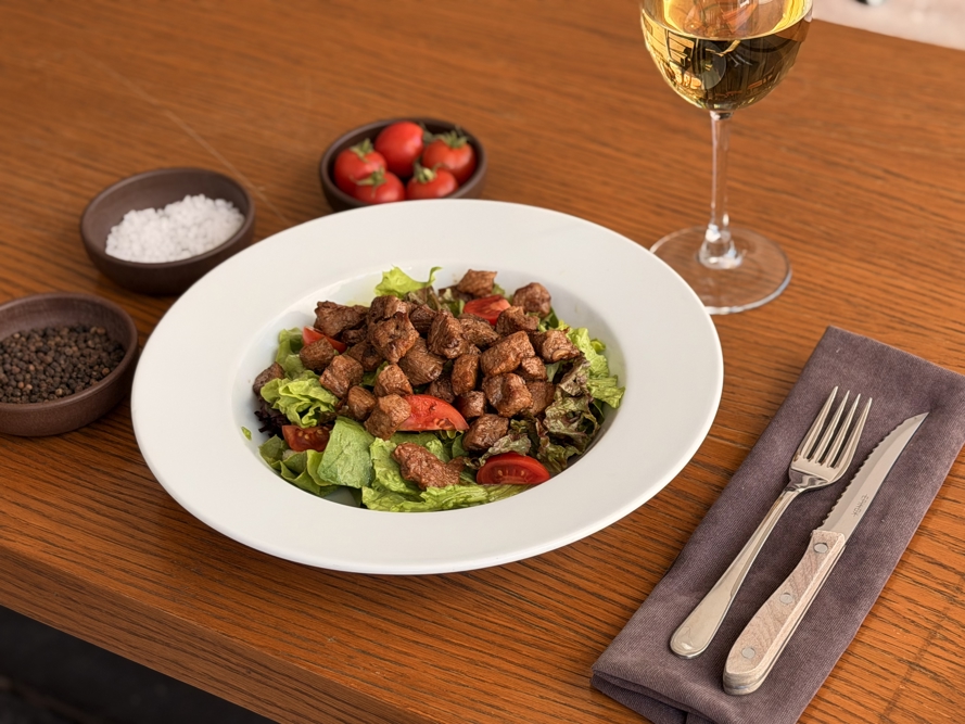 Biftekli Salata HMA Hotel & Suites
