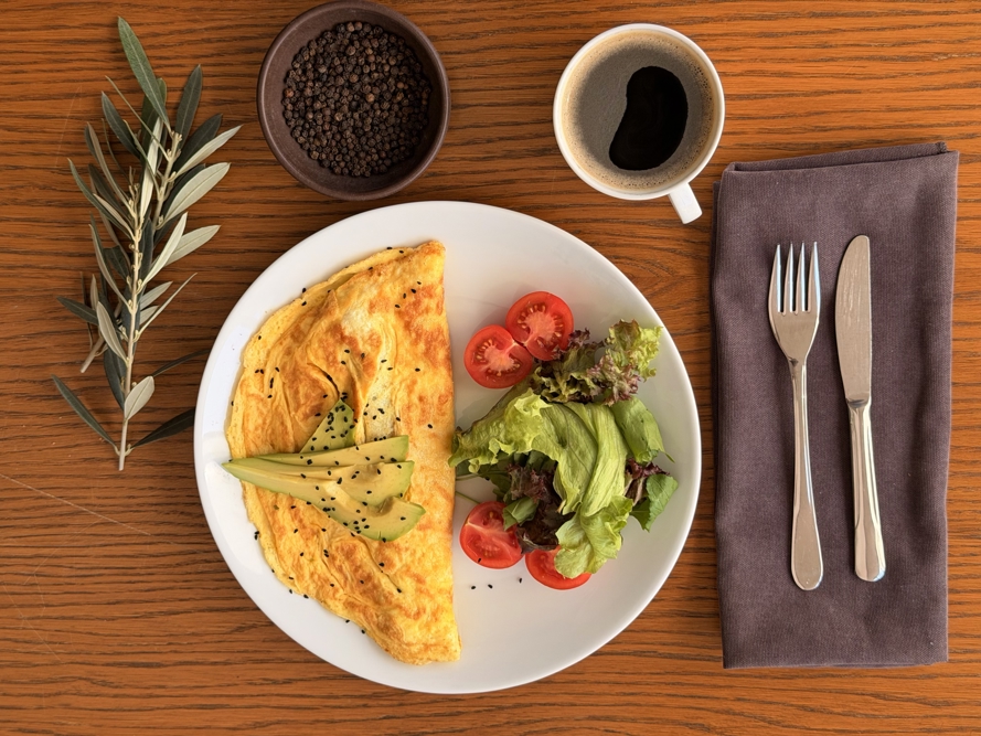 Avokado & Feta Omlet