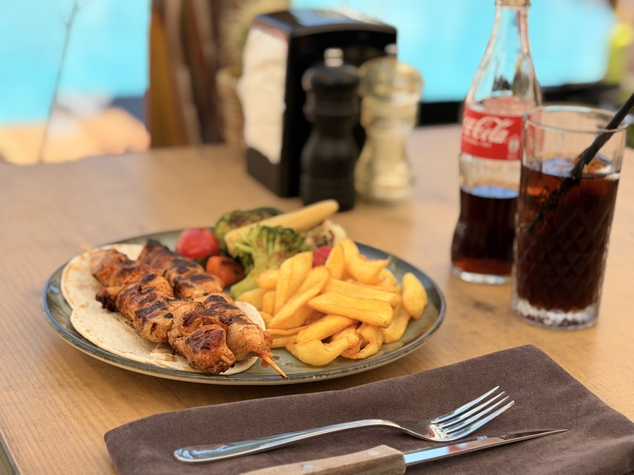 Tavuk Şiş Kebap HMA Hotel & Suites