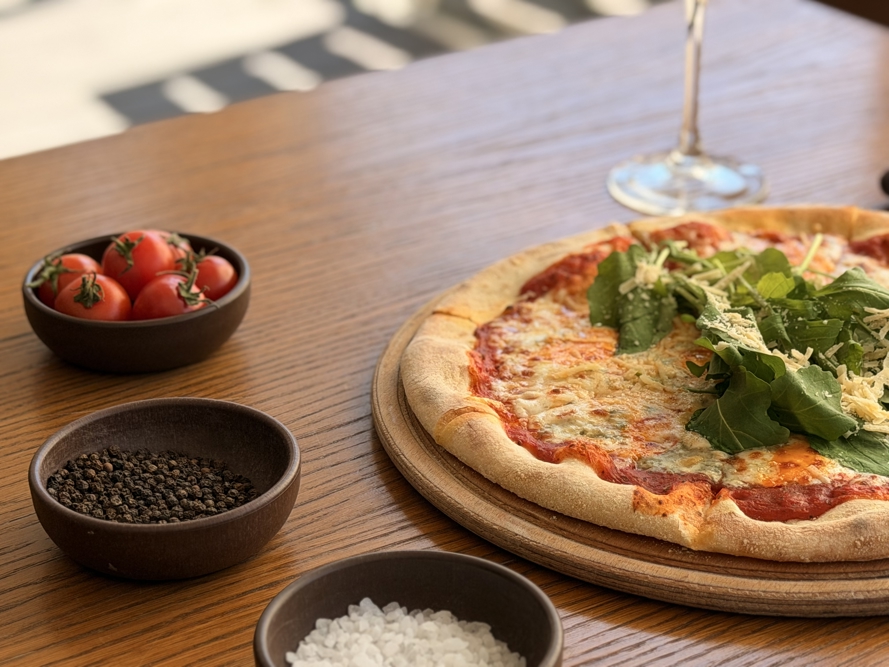 Dört Peynirli Pizza