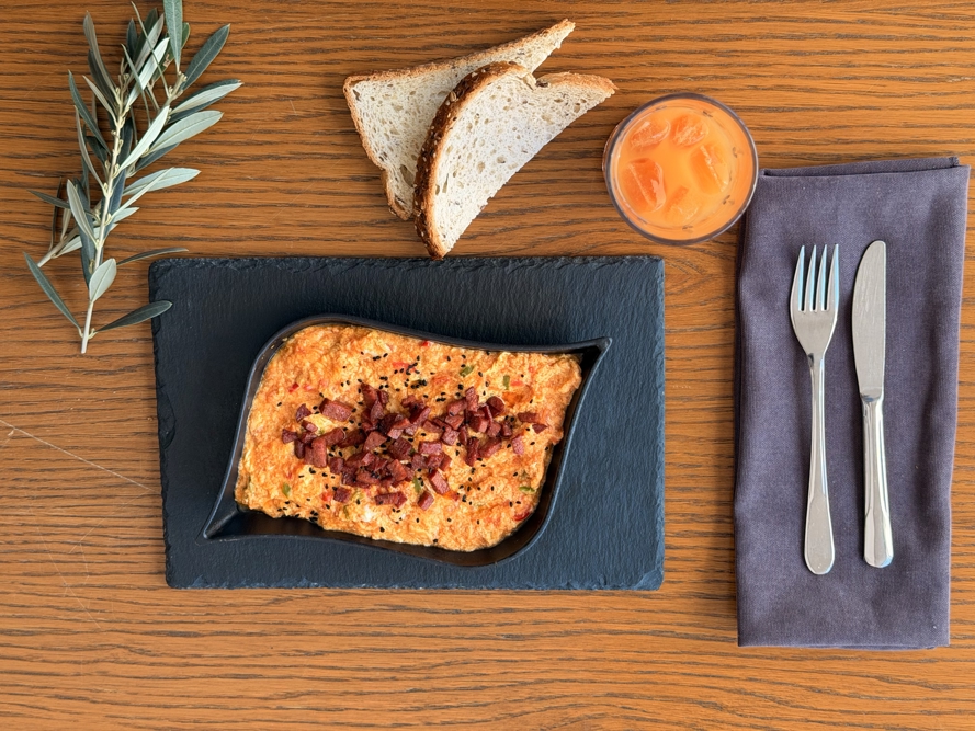 Kasap Sucuklu Menemen
