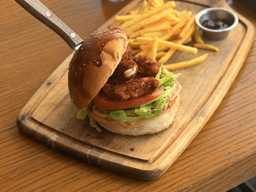 Çıtır Tavuk Burger HMA Hotel & Suites