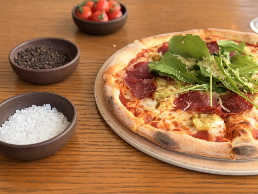 Pastırmalı Köz Patlıcanlı Pizza HMA Hotel & Suites