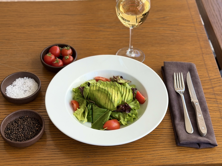 Avokado Salatası HMA Hotel & Suites