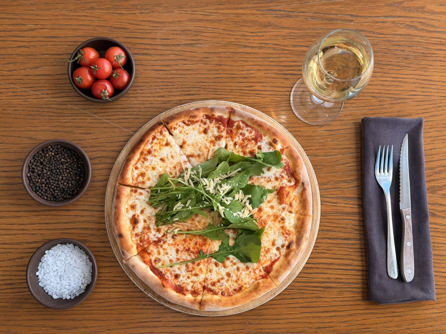 Klasik Margarita Pizza HMA Hotel & Suites
