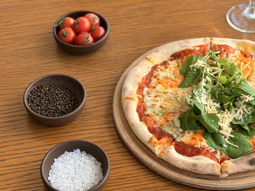 Dört Peynirli Pizza HMA Hotel & Suites