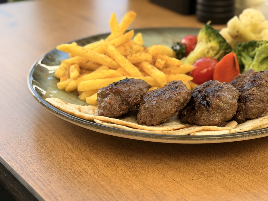 Klasik Türk Usulü Köfte HMA Hotel & Suites