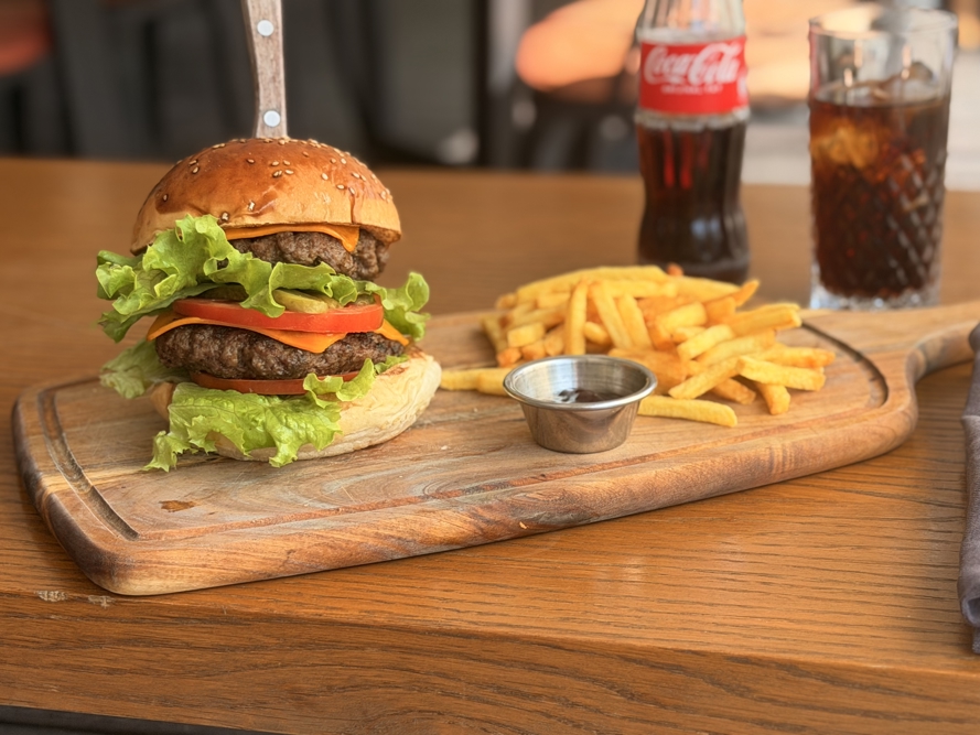 Protein Burger HMA Hotel & Suites